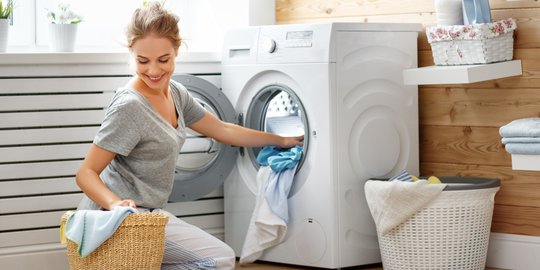 Tak Perlu Takut Warna Luntur, Begini Tips Mencuci Pakaian Baru yang Bisa Dicoba