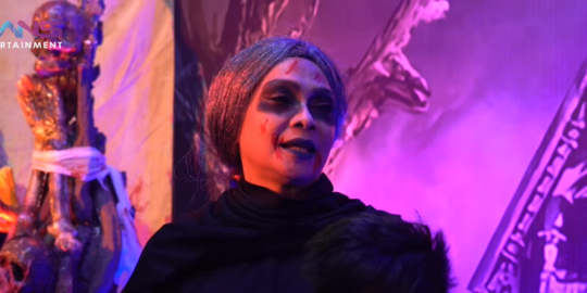 Totalitas Banget! Deretan Foto Mama Rieta di Momen Ultah Raffi & Nagita, jadi 'Hantu'