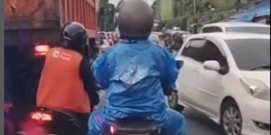 Viral Driver Online di Jogja Halangi Jalan Ambulans, Begini Komentar Warganet