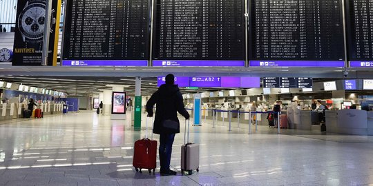 Potret Bandara Frankfurt Lumpuh Akibat Pekerja Mogok Massal