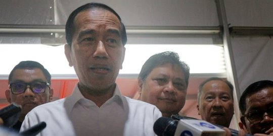 Sidak Harga Beras, Jokowi Tinjau Pasar Wonokromo di Surabaya