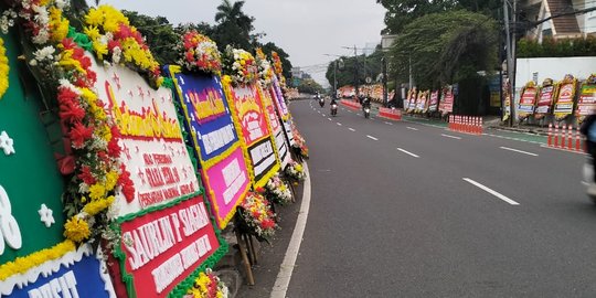 Ribuan Karangan Bunga Banjiri Peresmian Graha Pena 98