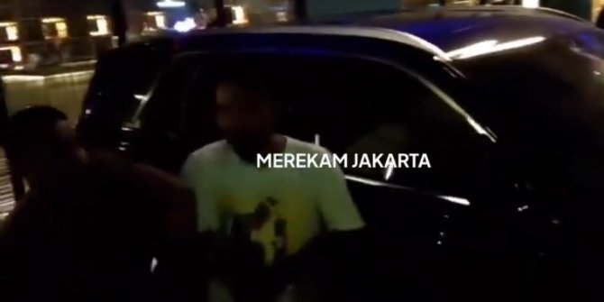 Viral Keributan Pengunjung di Tempat Hiburan Malam Jakarta, Satu Mobil Dirusak