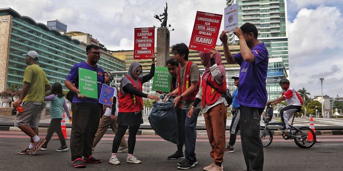 Hari Peduli Sampah Nasional, Relawan Gelar Operasi Semut saat CFD Jakarta