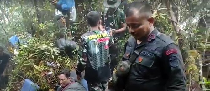 kondisi kapolda jambi dan rombongan di hutan bukit tamiai kerinci