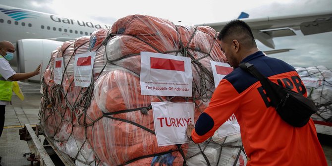 Potret 140 Ton Bantuan RI untuk Korban Gempa Turki-Suriah, Diterbangkan 4 Pesawat
