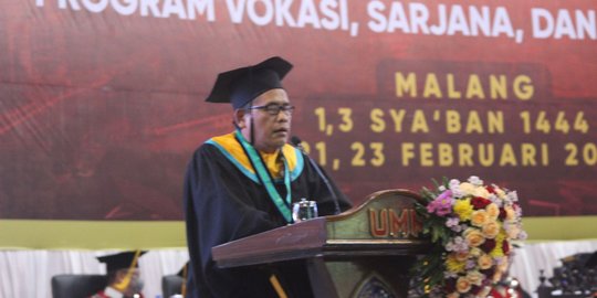 Tangis Pecah Mantan Napiter Ali Fauzi di Podium Wisuda, Sesali Aksi Terorisme