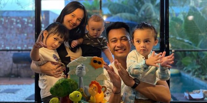 Momen Ultah Anak Kedua Eza Gionino 'Cinta Setelah Cinta', Dirayakan Bareng Keluarga