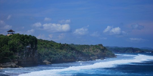 6 Wisata Pantai Jogja Populer, Akses Mudah dan Punya Panorama Eksotis