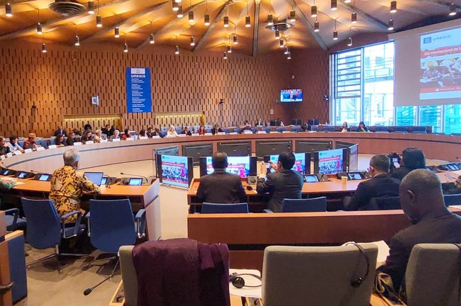 gubernur sulsel menjadi pembicara di forum unesco