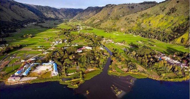 spot wisata di sekitar danau toba