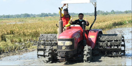 Dengan Alsintan, Panen Raya di Rembang Lebih Menguntungkan Petani