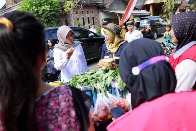 penjual sayur banyuwangi keliling kirim makanan ke balita stunting