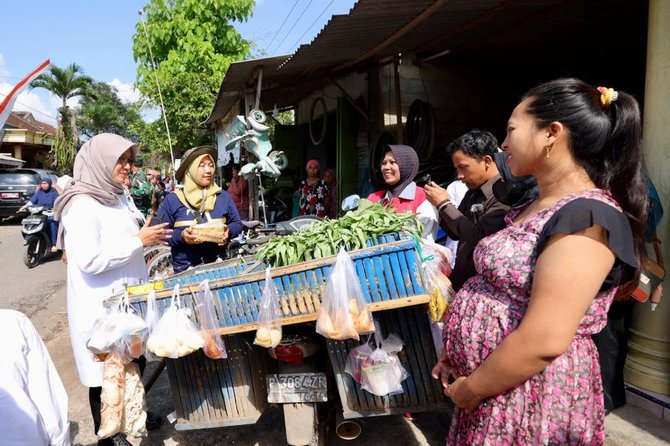 penjual sayur banyuwangi keliling kirim makanan ke balita stunting