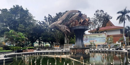 Tugu Ikan Selais Senilai Rp1,6 Miliar di Pekanbaru Patah, Ini Fotonya