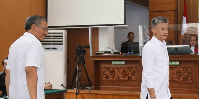 Ekspresi Hendra Kurniawan dan Agus Nurpatria Saat Sidang Vonis Ditunda