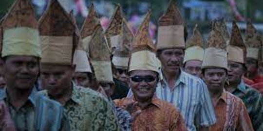 Mengenal Gotong, Penutup Kepala Bagi Kaum Laki-Laki di Simalungun