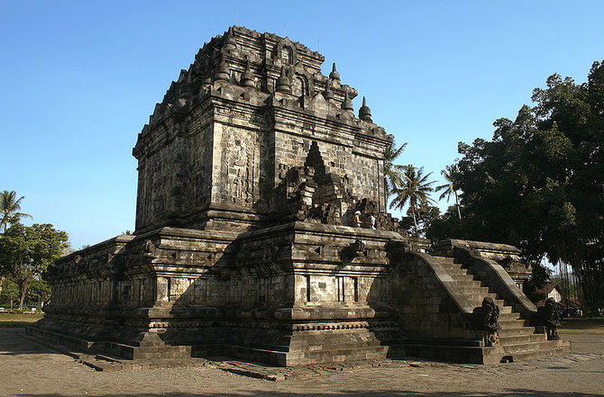 7 candi peninggalan kerajaan mataram kuno yang masih terawat sampai sekarang