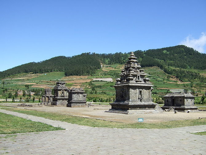 7 candi peninggalan kerajaan mataram kuno yang masih terawat sampai sekarang