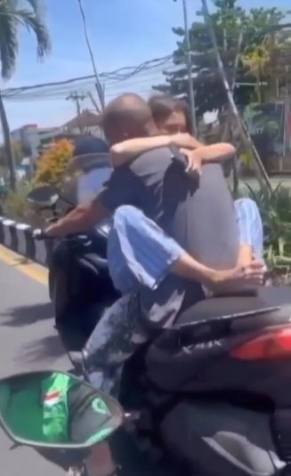 video meresahkan pasangan bule di bali saat berkendara aksinya ramai jadi sorotan