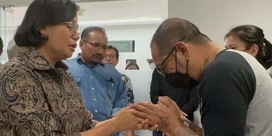 Foto Sri Mulyani Jenguk David Korban Penganiayaan Anak Pejabat Pajak