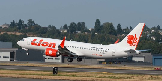 Kronologi Lion Air Batal Terbang dari Bandara Kupang, HP Berasap Pintu Darurat Dibuka