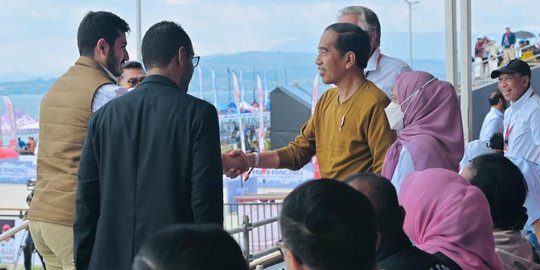 Jokowi Kunjungi Pelabuhan Muliaraja Napitupulu Jelang Balapan F1H2O