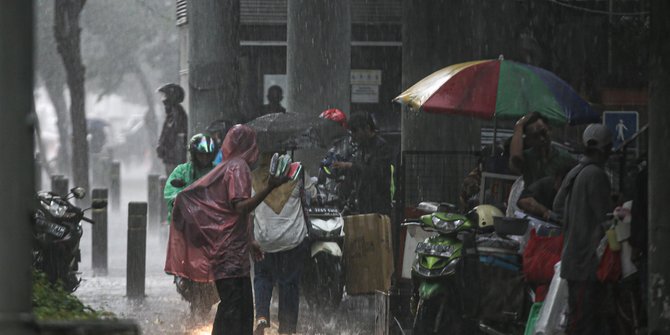 Jakarta Diguyur Hujan Semalaman, 24 RT Tergenang