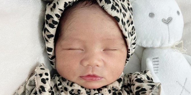 Baby Dayana Anak Ke-2 Bella Shofie Disorot, Cantik & Sudah Fashionable Sejak Lahir