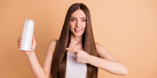 Termasuk Ekstrak Chamomile, Ini Kandungan yang Ada Pada Shampo Anti Ketombe