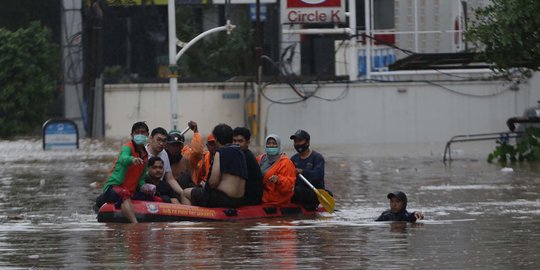 Banjir di Jakarta Meluas, BPBD DKI Kerahkan Ratusan Tim Reaksi Cepat