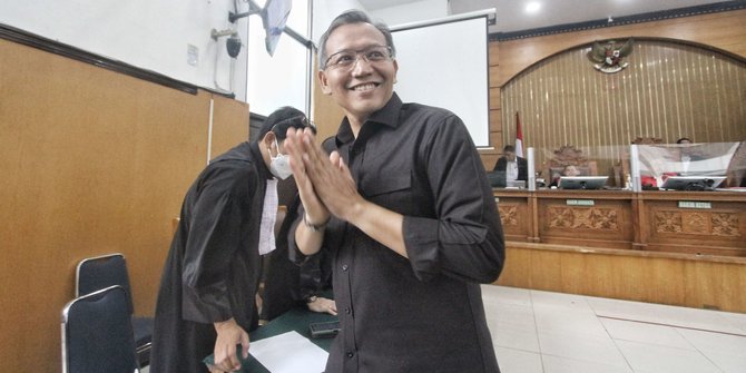 Ekspresi Agus Nurpatria Terima Vonis Hakim 2 Tahun Penjara Terkait Kasus Brigadir J