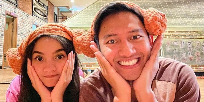 So Sweet! Potret Sabrina Anggraini & Belva di Korea, Netizen 'Kayak Anak Kembar'