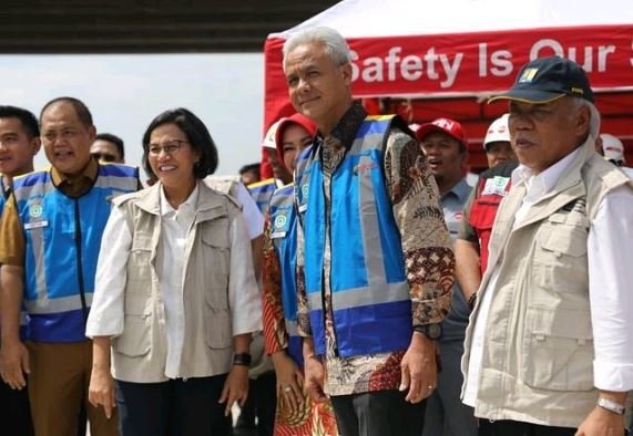 ganjar pranowo bantu kebut proyek tol jogja solo