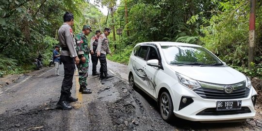 Fenomena Alam Terjadi di Lampung Barat, Tanah Terangkat Sepanjang 10 Meter