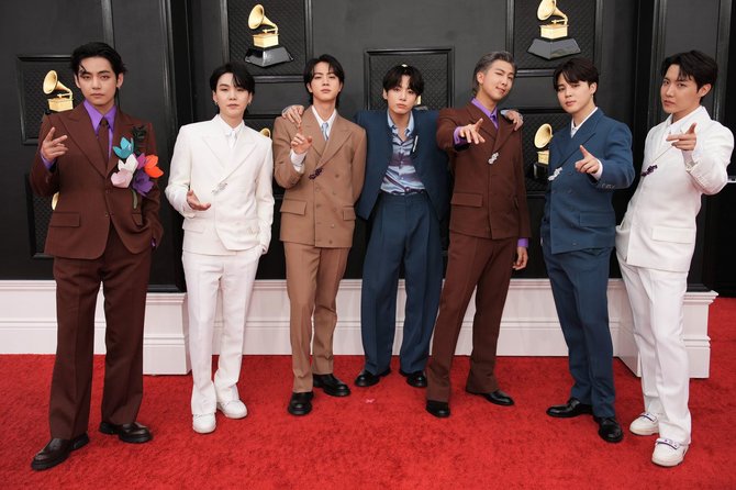 v bts buat penggemar panas di grammy awards