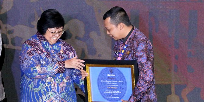 Dapat Sertifikat Adipura, Pj Wali Kota Pekanbaru Kini Targetkan Raih Piala