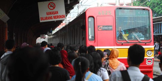 Izin Impor KRL Belum Keluar, 200.000 Pengguna Terancam Terlantar