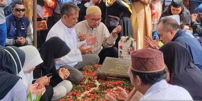 Isak Tangis Keluarga Iringi Pemakaman Yusi, Wanita Dibunuh dan Dicor Semen di Bekasi