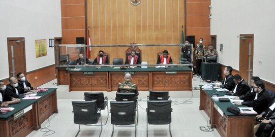 Di Sidang, Linda Mengaku Istri Siri Teddy Minahasa, Pernah Tidur Bareng di Kapal