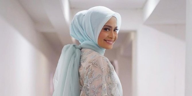5 Potret Terbaru Ersa Mayori Kenakan Hijab, Penampilannya Bikin Pangling