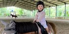 Potret Baby Guzel Putri Ali Syakieb saat Menunggang Kuda, Gemas Banget