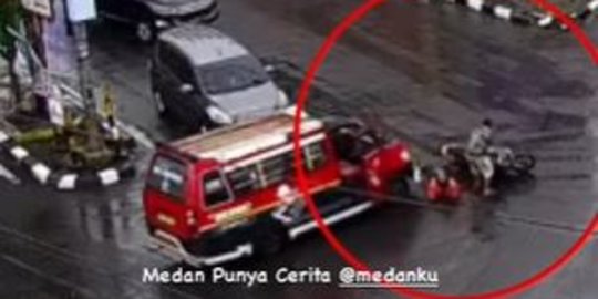 Terobos Lampu Merah Dan Tabrak Pemotor, Sopir Angkot Di Medan Kena ...