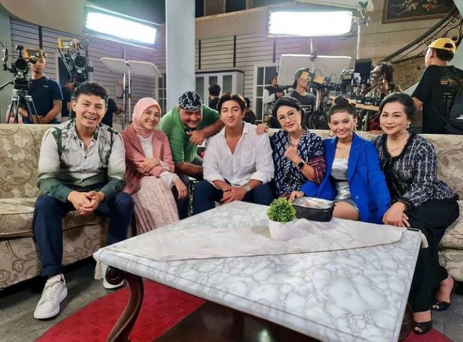 perankan tokoh indri ini potret kebersamaan debbie cynthia bareng pemain tajwid cinta