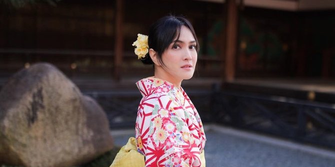 Liburan di Jepang, Intip 5 Potret Cantik Shandy Aulia Pakai Kimono