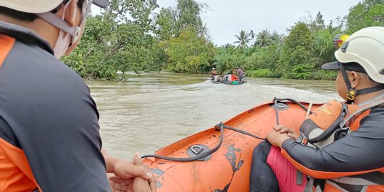 Perahu Rombongan Pengantin Tenggelam di Bengkayang Kalbar, Tiga Penumpang Hilang