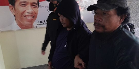 Tangan Diborgol, Ini Tampang Debt Collector Bentak Polisi saat Dibawa ke Polda Metro