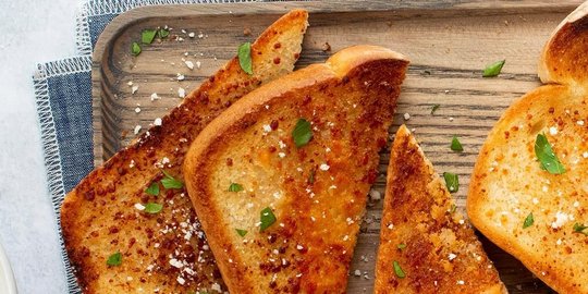 Resep Garlic Bread Crispy, Camilan Ringan Gurih nan Renyah