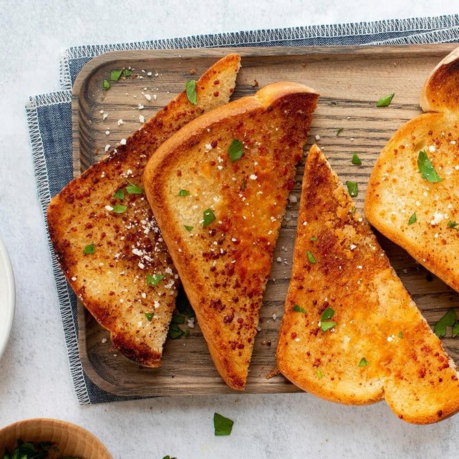 ilustrasi garlic bread