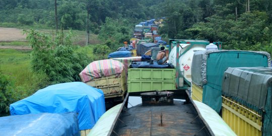 Truk Batu Bara Dilarang Melintas Pascamacet 22 Jam, Jalan Nasional Batanghari Lancar